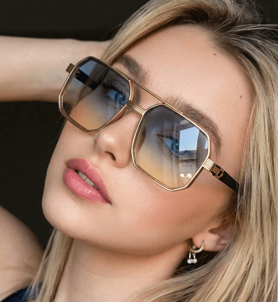 Lentes de mujer con montura cuadrada de oro